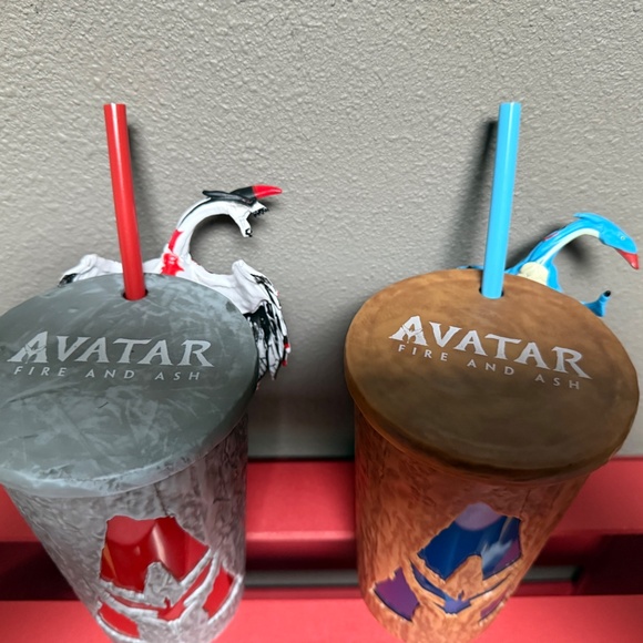 Avatar Fire & Ash Light Up Red Blue Tumbler Cups with Straws Regal Exclusive NEW - Picture 6 of 9